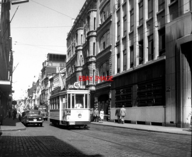 Bruxelles - motrice STIB n° 4027 rue de Laeken en 1959.jpg