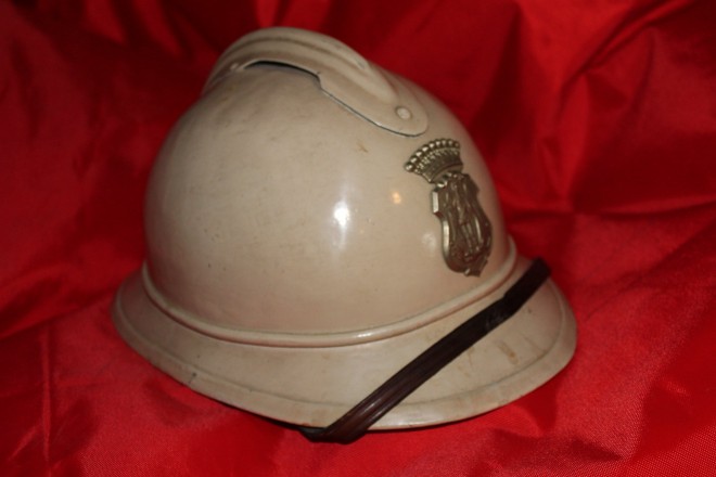 Bruxelles - casque de police - modèle Adrian.jpg