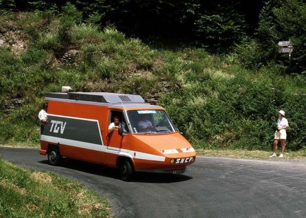 Renault-Master-TGV-le-bon-coin-tour-de-france.jpg