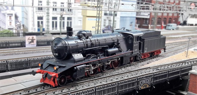 BR 18-128-Märklin-3711.jpg