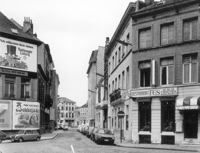 Bruxelles - La Tentation - rue du Cyprès depuis la pl. du Samedi_1980_bruciel.jpg