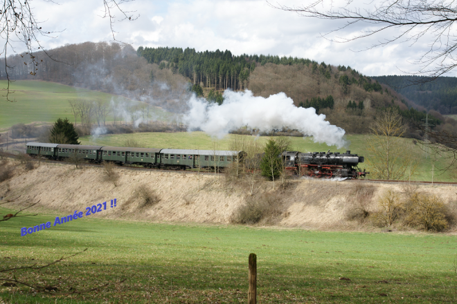 Bonne année 2021 ! Train à vapeur dans le massif de l'Eifel. Allemagne_ Gerolstein. Plandampf 2010. Photo A. SAVAJOL.png