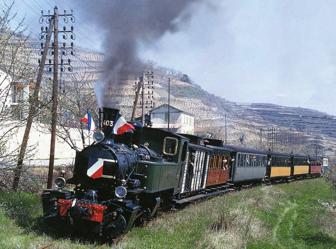 -3 1970-04-18 1er train officiel  Mallet 403 Ph. F Collardeau.jpg