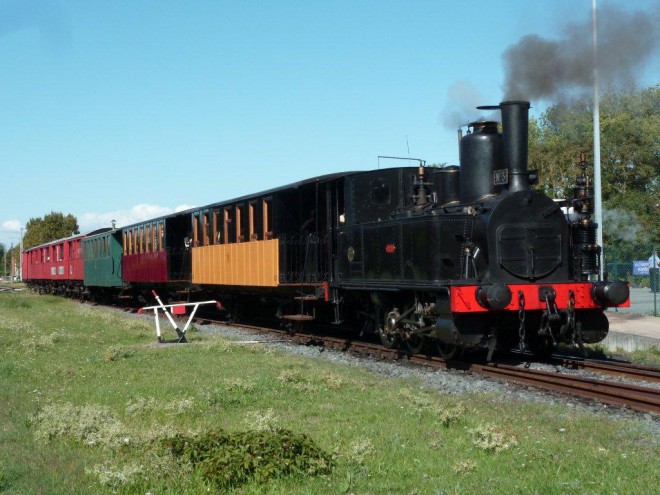 13_En_gare_de_la_Tremblade.jpg