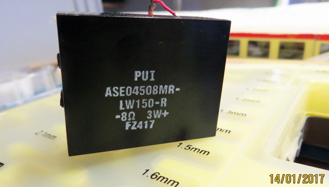 HP avec résonateur intégré 44.7x35.6 ep 20mm-3W-8 Ohms-1.JPG
