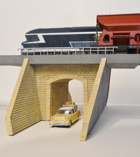 BOIS MODELISME, tunnel ho modelisme, pont-route ho, pont route ho, entrée de tunnel ho, entree tunnel simple voie, entree tunnel 1 87, tunnel HO, 9.JPG