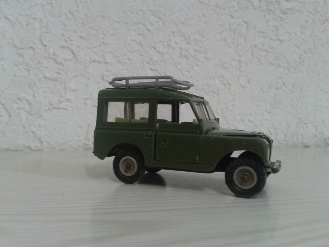 Land rover.jpg