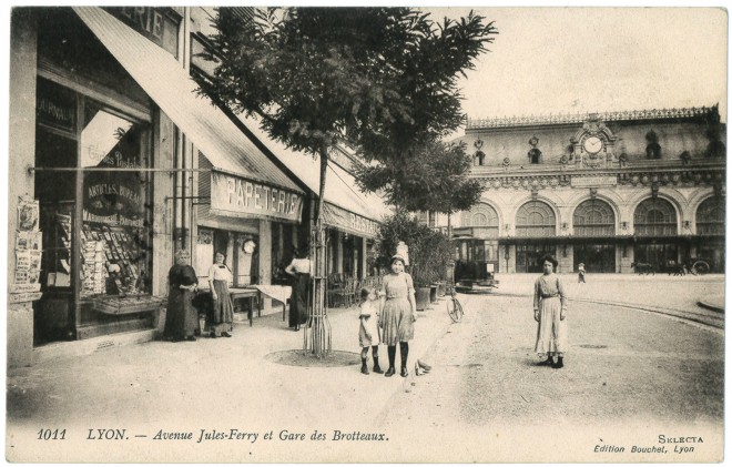 Avenue_Jules_Ferry_lt.jpg