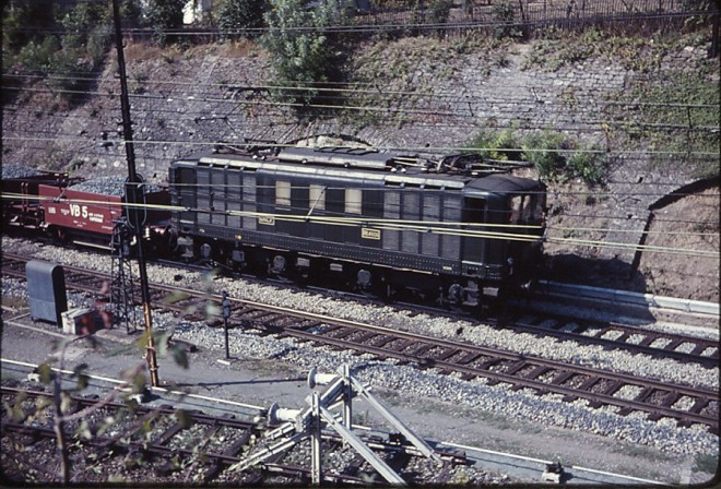 BB 4606 arrive de Tlse à Carcassonne 5.9.64.jpg