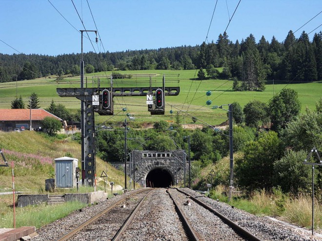 800px-Gare_des_Longevilles-Rochejean2.JPG