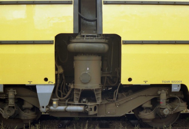 TGV La Poste suspension pneumatique.jpg