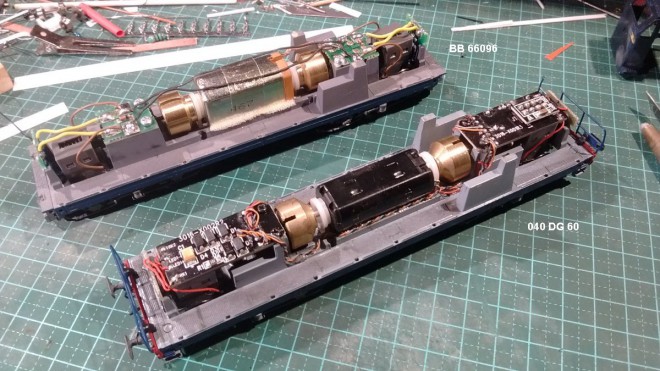 Jouef chassis 040 DG 60 et BB 66096 01 reduit.jpg