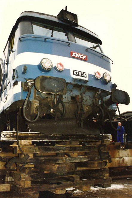 BB 67556 10 déraillé plaque Nevers 11 1996.jpg