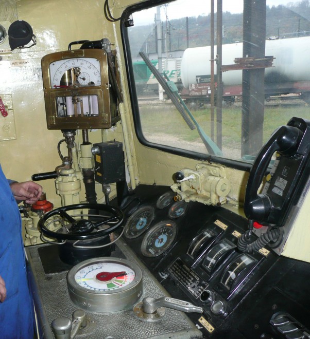 cabine 9135r.jpg