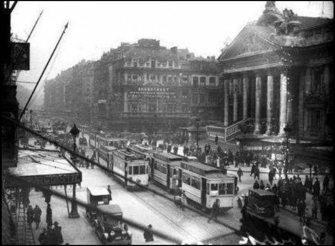 Bxl - la Bourse 1928.PNG