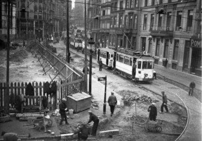 Bxl - tram 4 rue du Lombard 1928.PNG