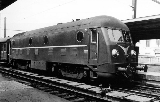 HLD 201.028 future 5928 en gare de Bruxelles-Midi date inconnu.jpg