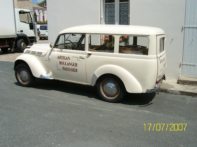 100B1526~1.JPG