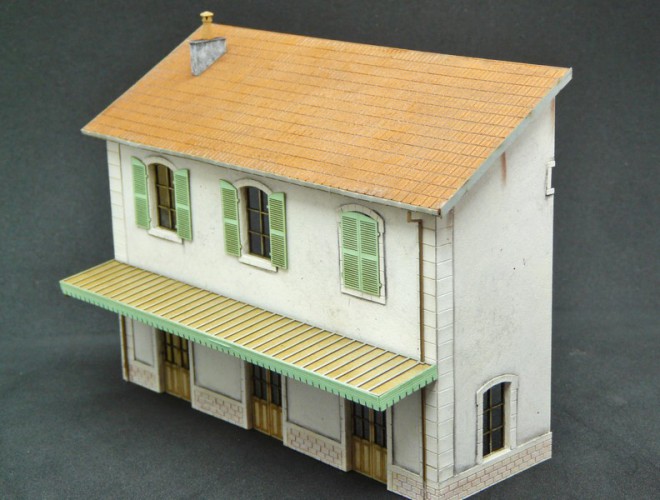 Maquette gare ho, maquette ho , maquette ho train, maquette bois a construire, maquette bois, maquette carton, maquette en bois, maquette bois batiment, modele reduit ho, 5.JPG