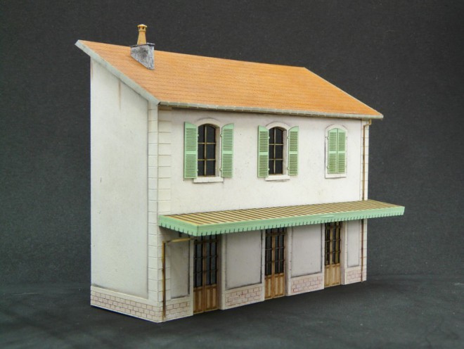 Maquette gare ho, maquette ho , maquette ho train, maquette bois a construire, maquette bois, maquette carton, maquette en bois, maquette bois batiment, modele reduit ho, 1 .JPG