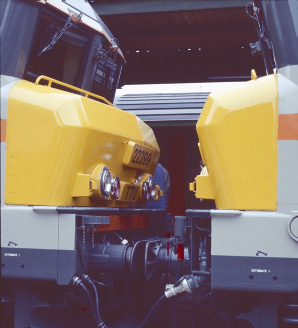 22200 UM.jpg
