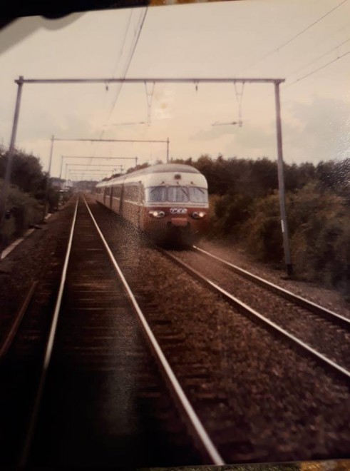 RAME CFF SBB bruxelles-midi -Zurich entre marbehan et Arlon tee edelweiss et iris.jpg