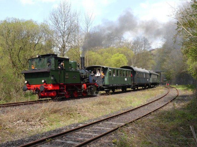 Wiehltalbahn Alperbrück  2017 Dampfzug April  002 Joerg Seidel.jpg