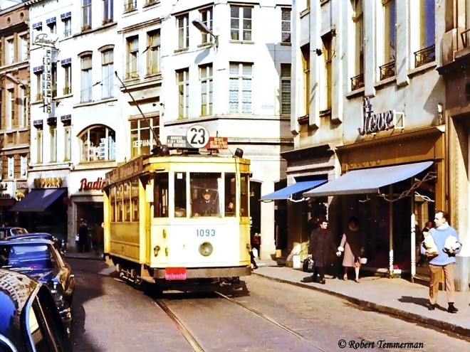 Bruxelles, Rue du Marché-aux-Herbes-01.01.1968_Motrice 1093 L.23_Patick DM.jpg