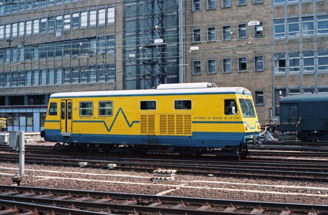 SNCB Voiture mesure à FBMZ - 16.07.1986 (photo Rob van der Rest).jpg