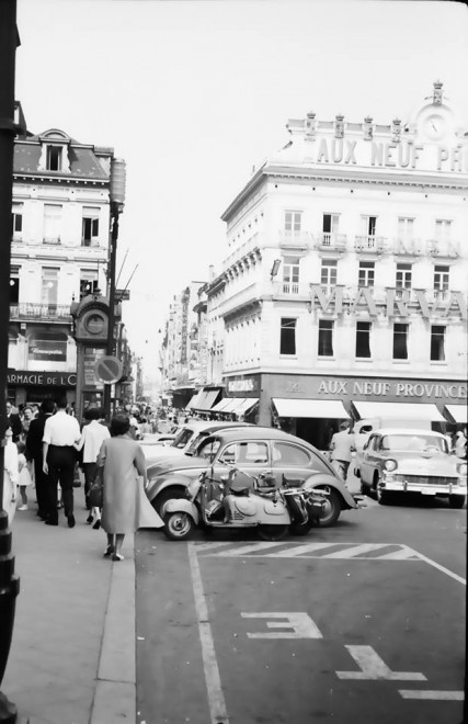 Place de la Monnaie vers la Rue Neuve.jpg