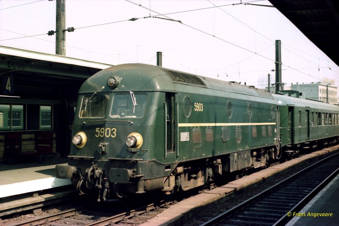 HLd 5903_03.07.1976 @ Bruxelles-Midi_Frans Angevaare-Flickr.jpg