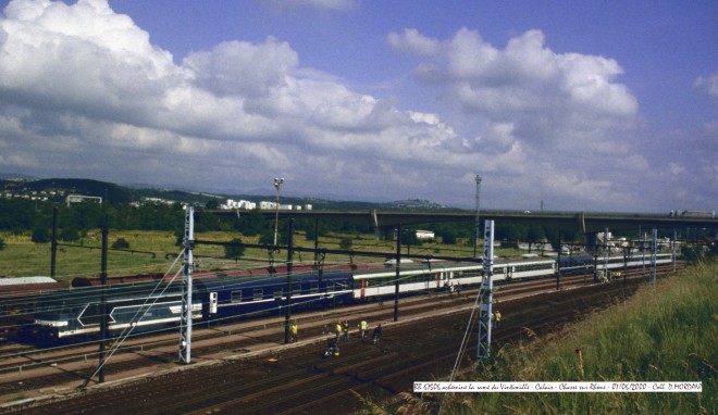 Déraillement du Vintimille - Calais - Chasse sur Rhône - 07.06.2000.jpg