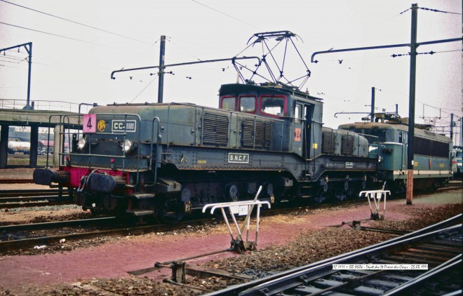 CC 1111 + BB 8604 - Dépôt de St Pierre des Corps - 25.03.1991.jpg