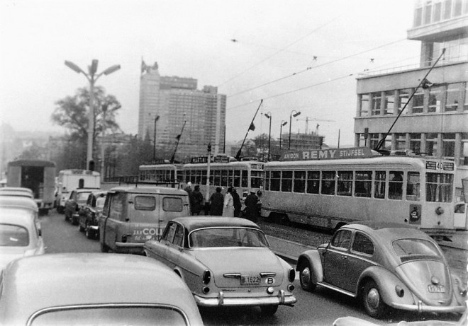 Bruxelles - Avenue Galilée-Porte de Schaarbeek.jpg