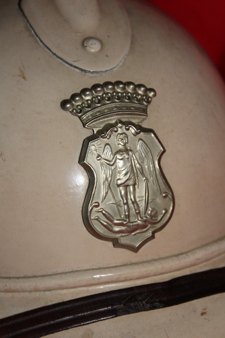 Bruxelles - casque de police - modèle Adrian - blason.jpg