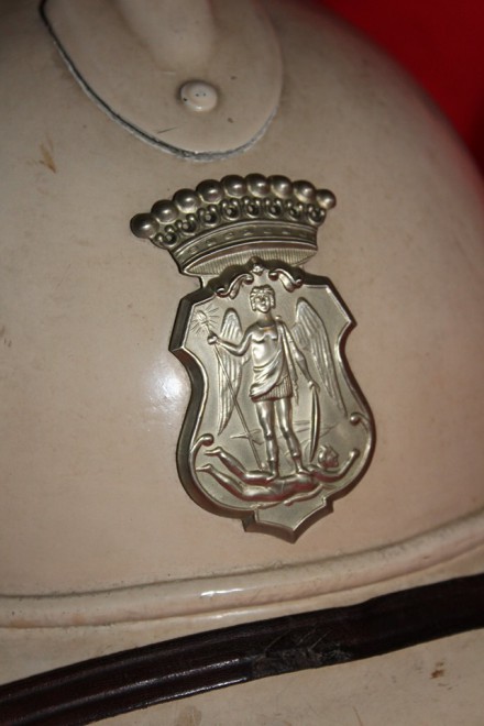 Bruxelles - casque de police - modèle Adrian - blason.jpg