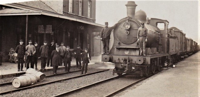 HLv en gare de Woluwé_André Verdren-FB.jpg