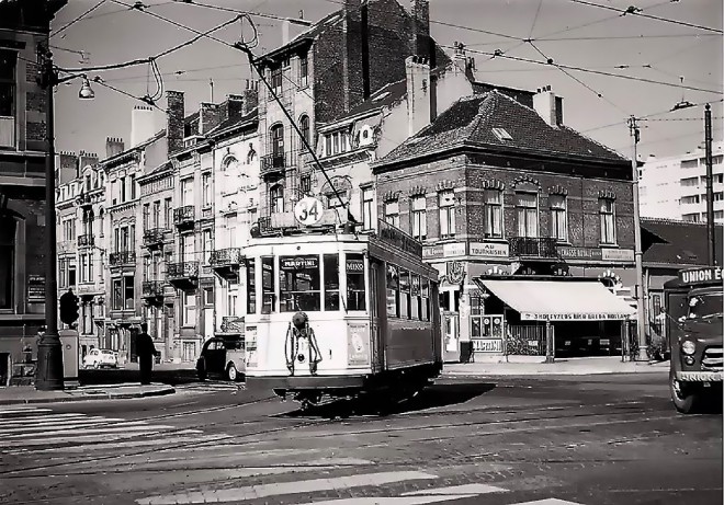 Boulevard General Jacques-Avenue de la Couronne 1960.jpg