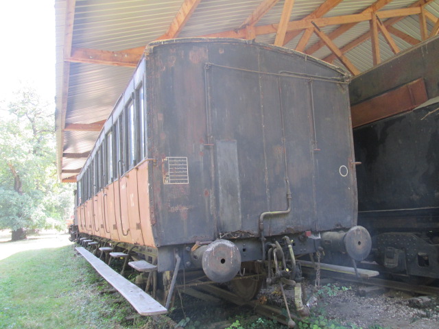 Voiture Est Saint-Fargeau (2).JPG