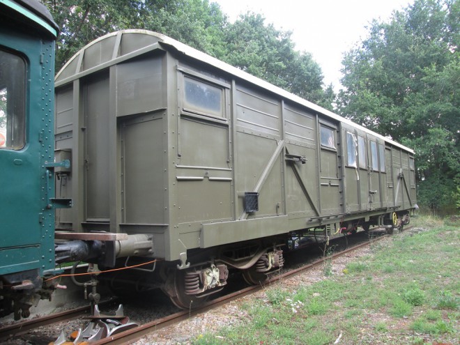 Wagon ex 5 RG train des Rêves Dracy-Saint-Loup (1).JPG