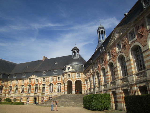 Château Saint-Fargeau.JPG