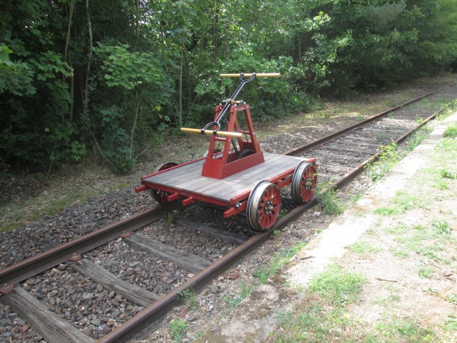 Draisine à bras train des Rêves Dracy-Saint-Loup.JPG