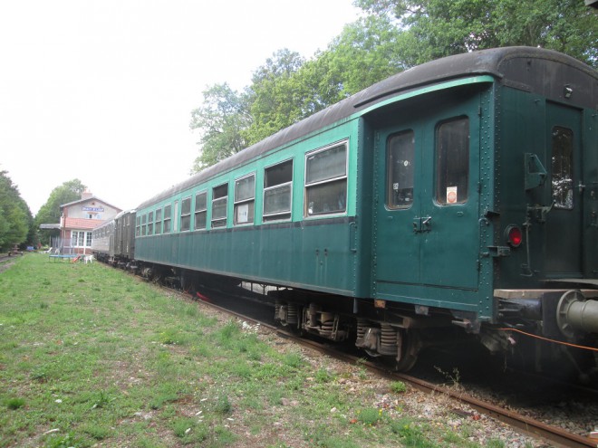 Voiture Belge train des Rêves Dracy-Saint-Loup (2).JPG