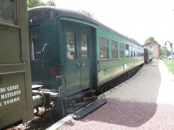 Voiture Belge train des Rêves Dracy-Saint-Loup (3).JPG