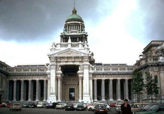 Palais-de-Justice-BRUXELLES.jpg