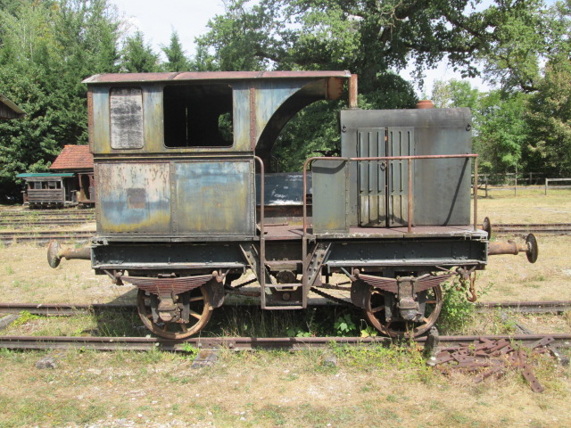 Locotracteur Val-de-Maizet château Saint-Fargeau (1).JPG