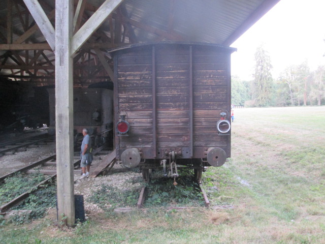 Wagon couvert Est château Saint-Fargeau (3).JPG