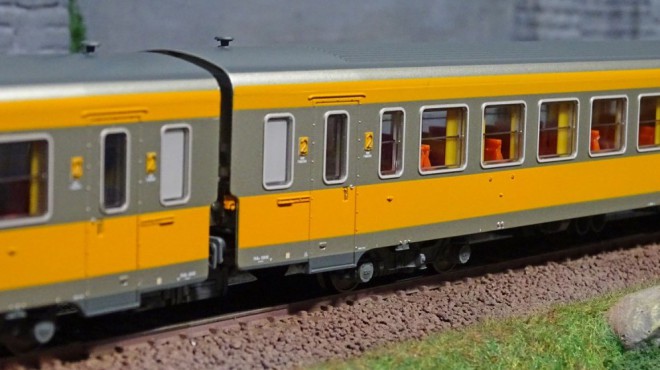epm-e221502-coffret-rame-complete-rtg-gris-metallisee-et-jaune-bouton-dor-caen (3).jpg