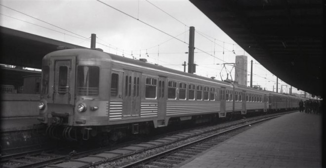 AM 1xx - AM56 BUDD_xx.xx.195x @ Bruxelles-Midi_TW Q0945.jpg