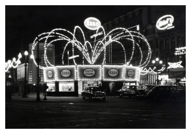 Bruxelles - Place De Brouckère - Noël dans les années 50.jpg